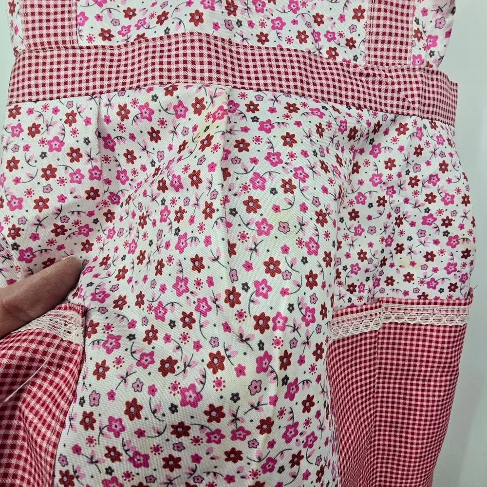 Vintage Apron Womens OS Pink Gingham Floral Cottagecore Retro Kitchen Grandma